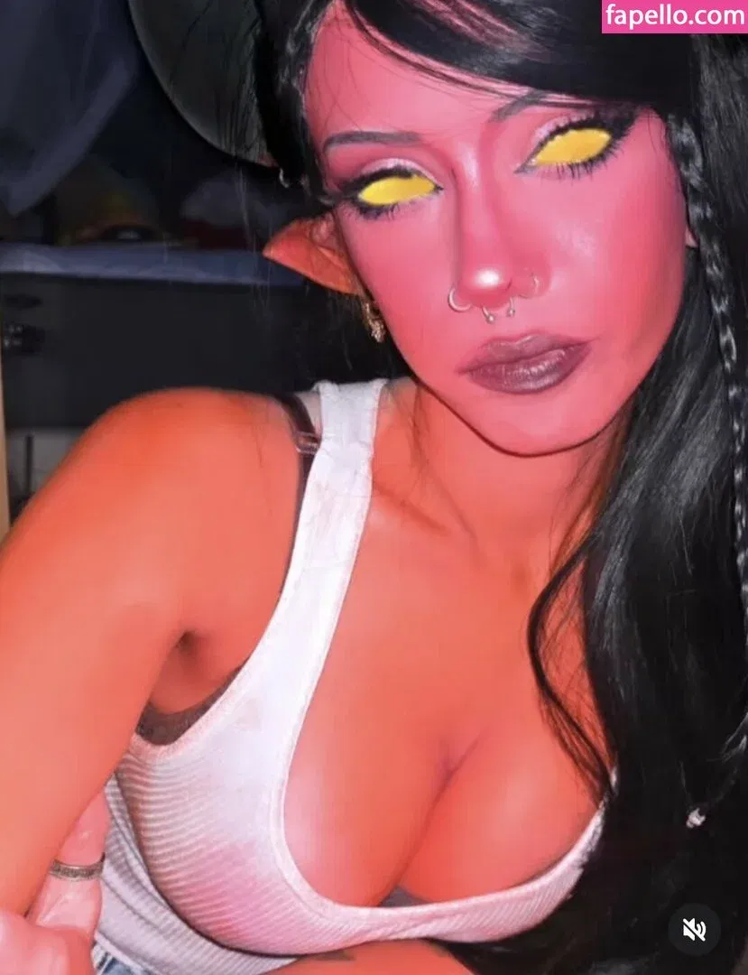 https: / pipssqueakss Onlyfans Photo Gallery 