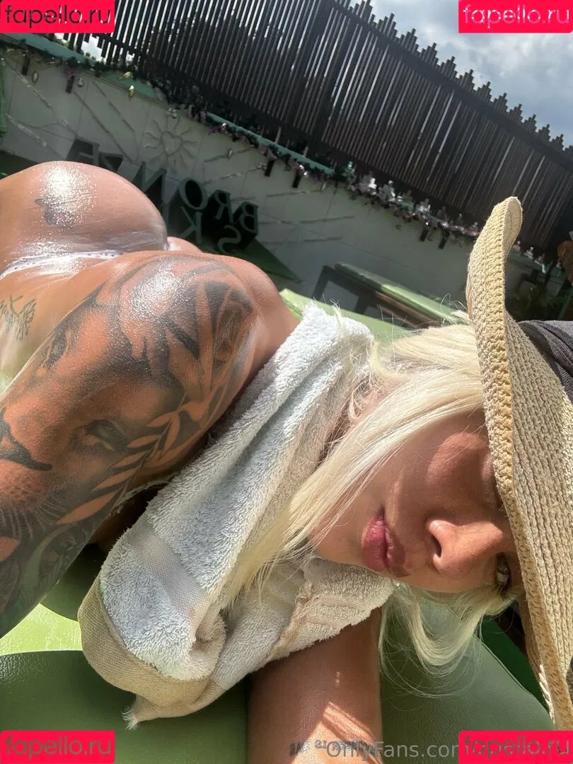 Cristalhill__ / PINKY PUSSYY / cristalhill / imcristaloficial_ Onlyfans Photo Gallery 