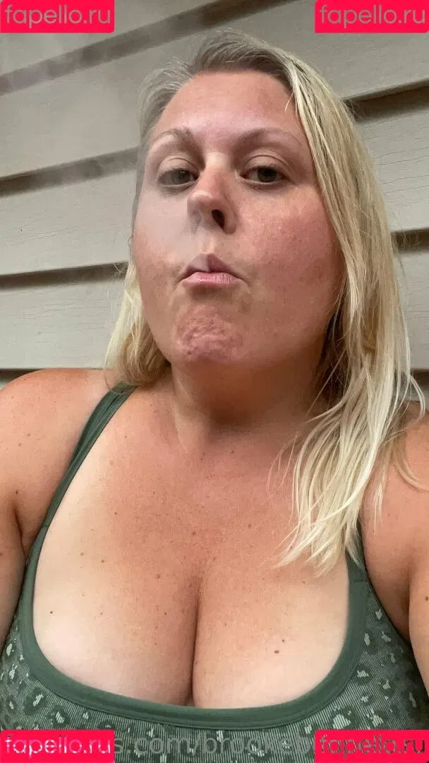 smokybrookeb / the_smokky_b Onlyfans Photo Gallery 