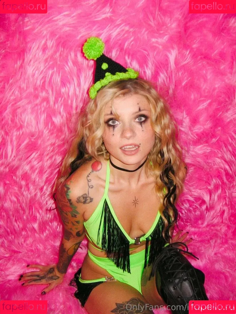 extrasadspice / imsadspice Onlyfans Photo Gallery 