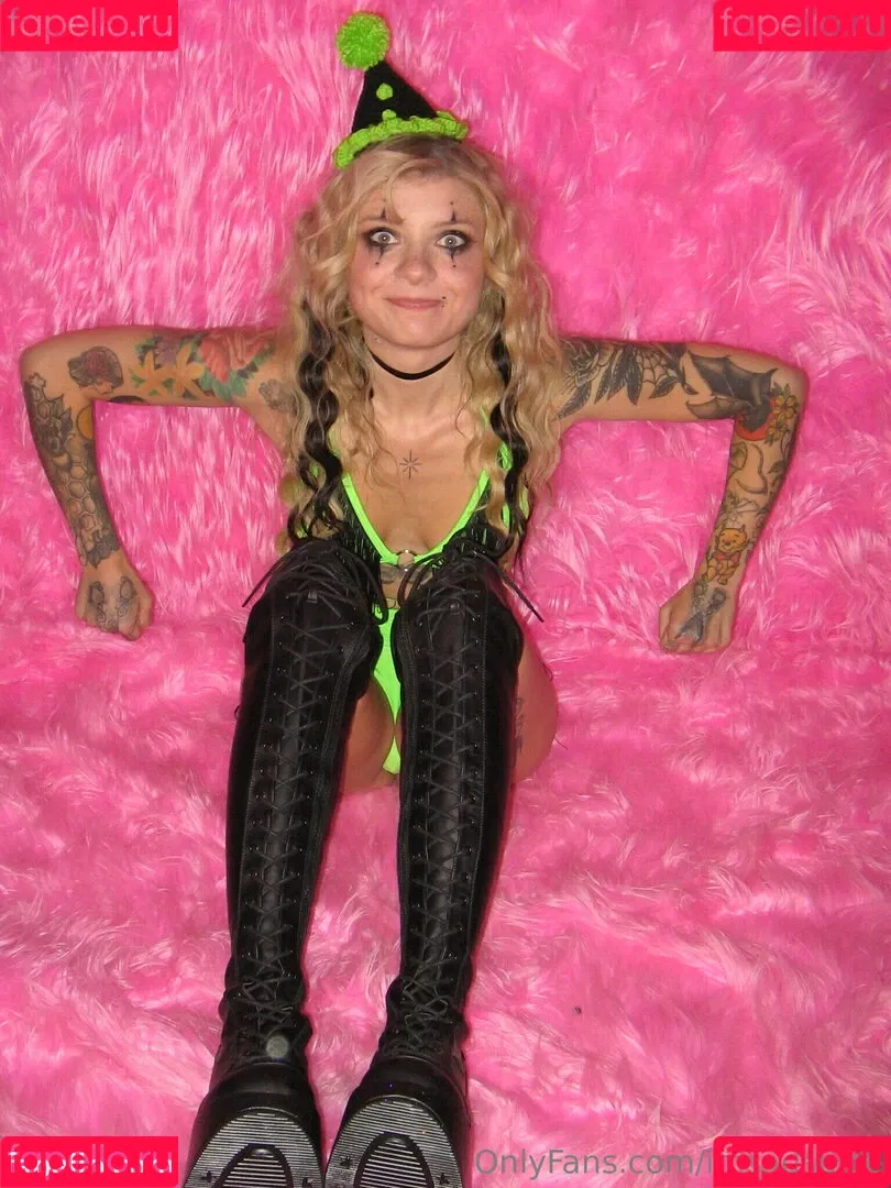 extrasadspice / imsadspice Onlyfans Photo Gallery 