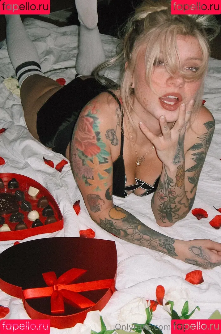 extrasadspice / imsadspice Onlyfans Photo Gallery 