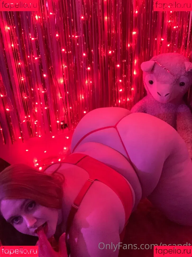 ncandt / nerdycurvyandthriving Onlyfans Photo Gallery 