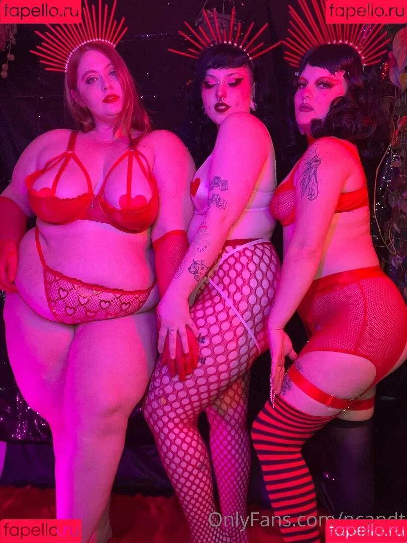 ncandt / nerdycurvyandthriving Onlyfans Photo Gallery 