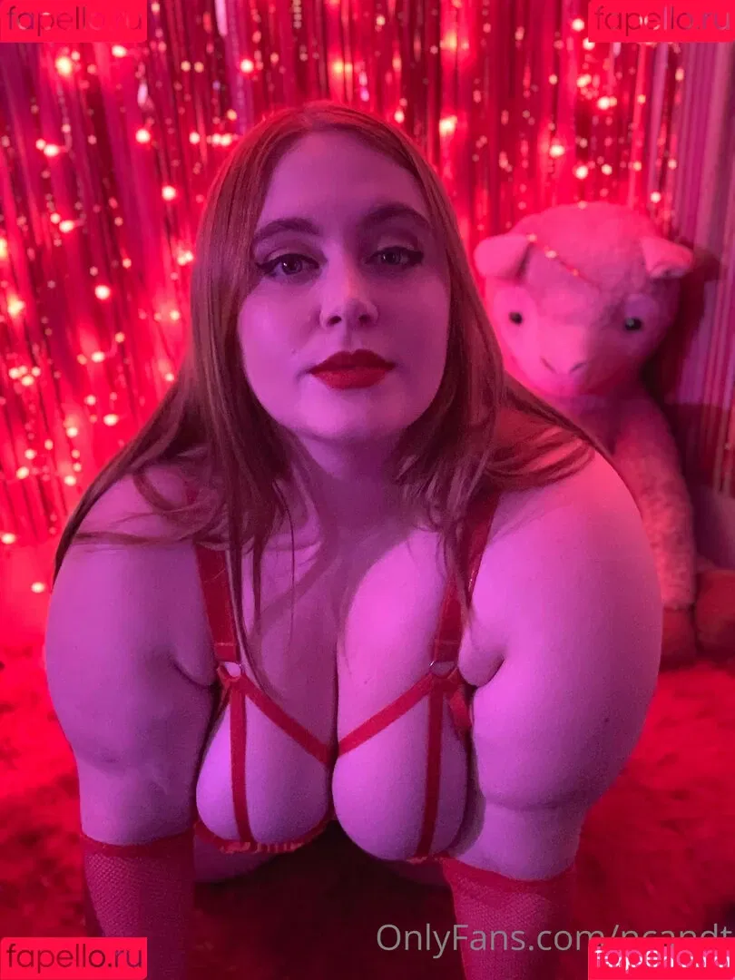 ncandt / nerdycurvyandthriving Onlyfans Photo Gallery 