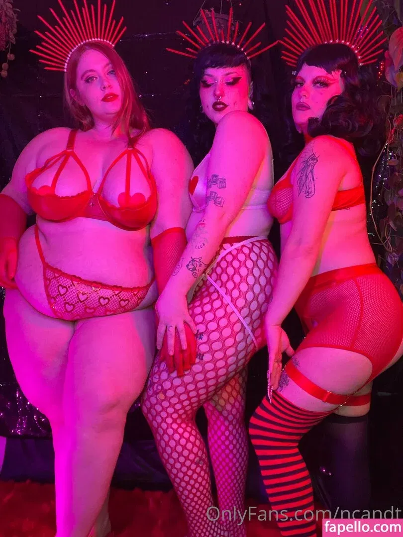 ncandt / nerdycurvyandthriving Onlyfans Photo Gallery 