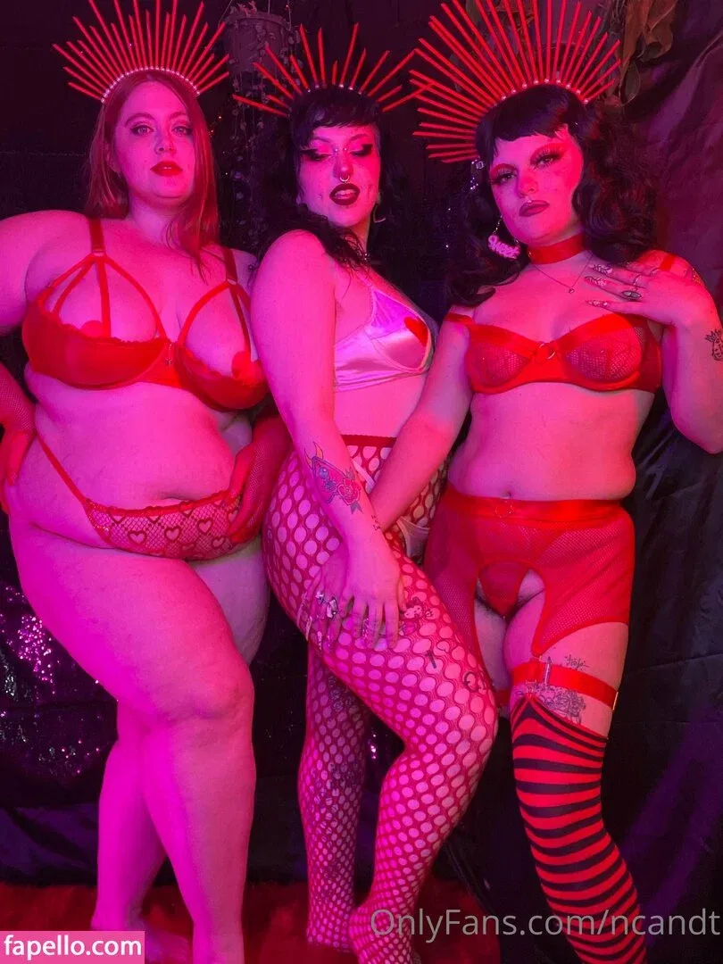 ncandt / nerdycurvyandthriving Onlyfans Photo Gallery 