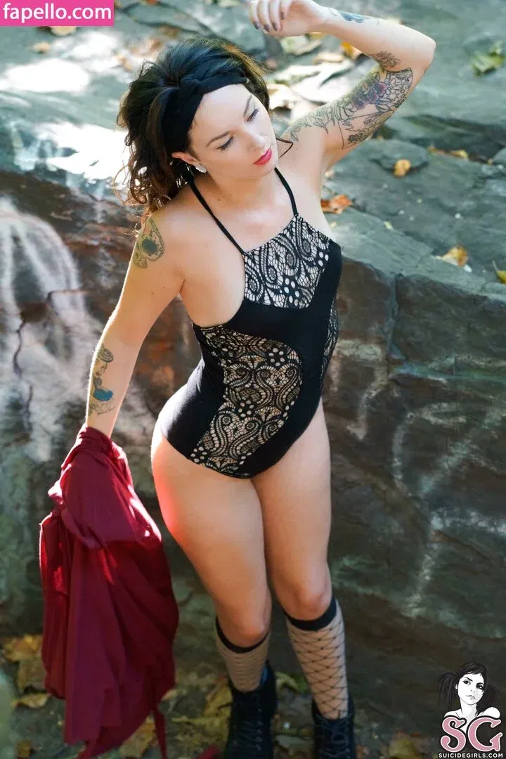 Synatra / sisicestvrai Onlyfans Photo Gallery 