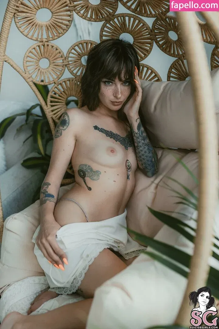 Synatra / sisicestvrai Onlyfans Photo Gallery 