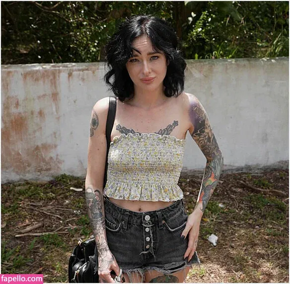 Synatra / sisicestvrai Onlyfans Photo Gallery 