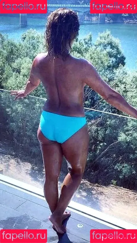 Saira Khan / iamsairakhan / sairasbum Onlyfans Photo Gallery 