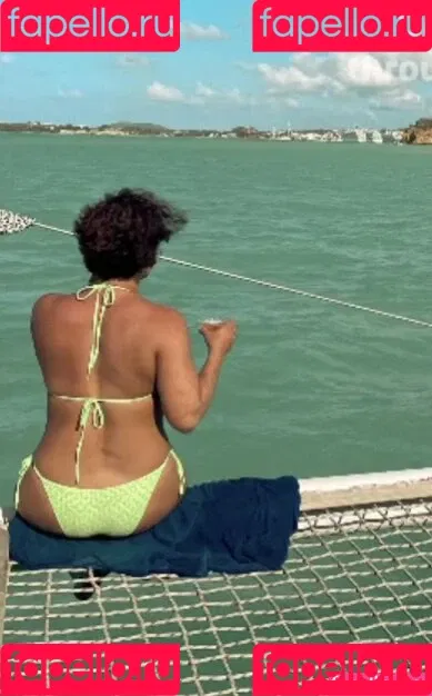 Saira Khan / iamsairakhan / sairasbum Onlyfans Photo Gallery 