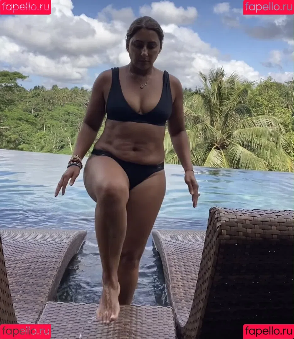 Saira Khan / iamsairakhan / sairasbum Onlyfans Photo Gallery 