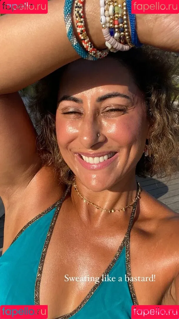 Saira Khan / iamsairakhan / sairasbum Onlyfans Photo Gallery 