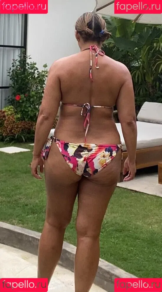 Saira Khan / iamsairakhan / sairasbum Onlyfans Photo Gallery 