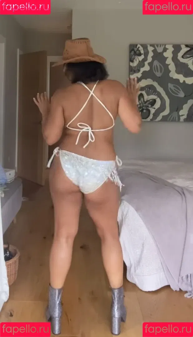 Saira Khan / iamsairakhan / sairasbum Onlyfans Photo Gallery 