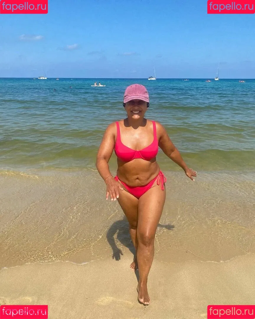 Saira Khan / iamsairakhan / sairasbum Onlyfans Photo Gallery 