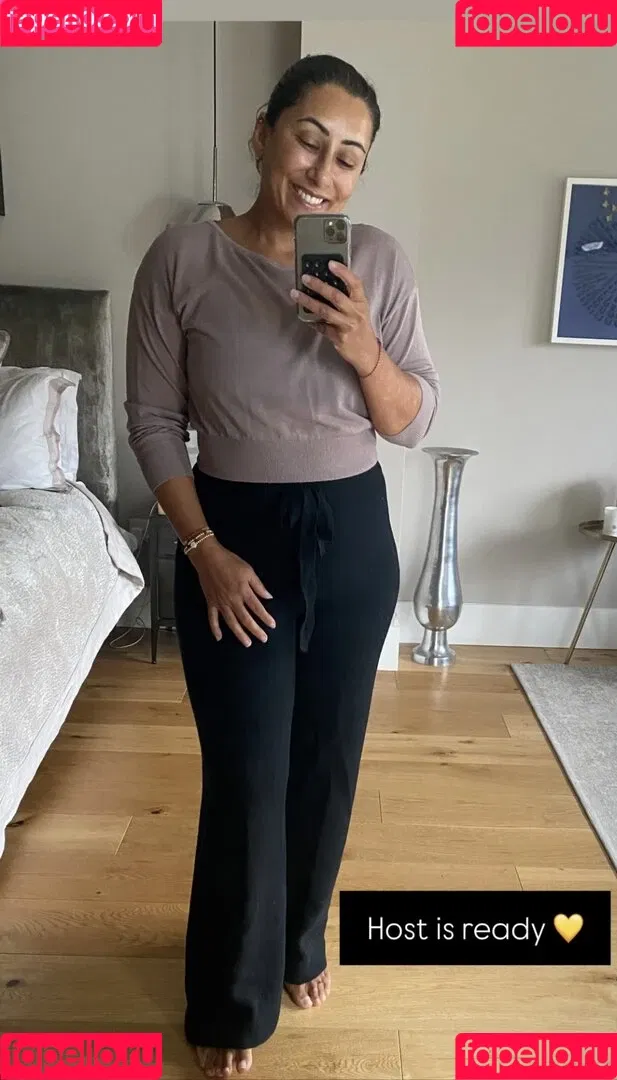Saira Khan / iamsairakhan / sairasbum Onlyfans Photo Gallery 