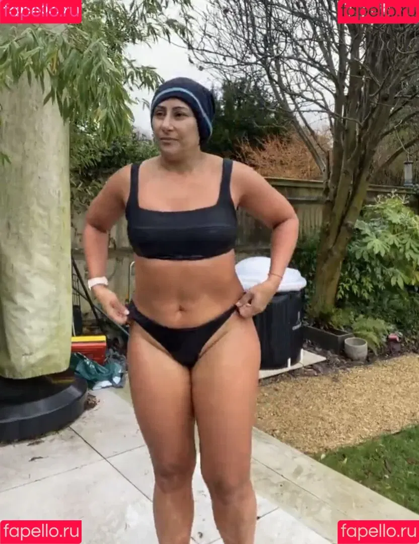 Saira Khan / iamsairakhan / sairasbum Onlyfans Photo Gallery 