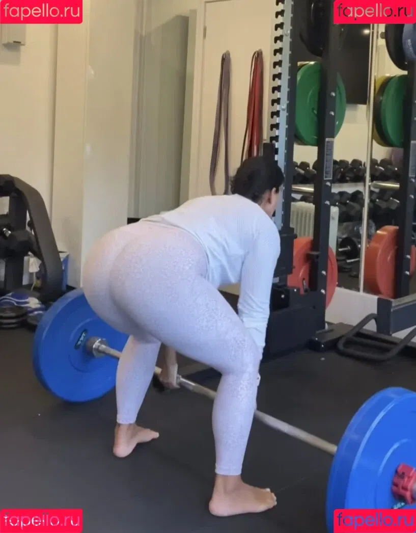 Saira Khan / iamsairakhan / sairasbum Onlyfans Photo Gallery 