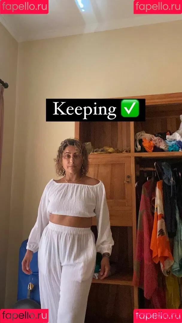 Saira Khan / iamsairakhan / sairasbum Onlyfans Photo Gallery 