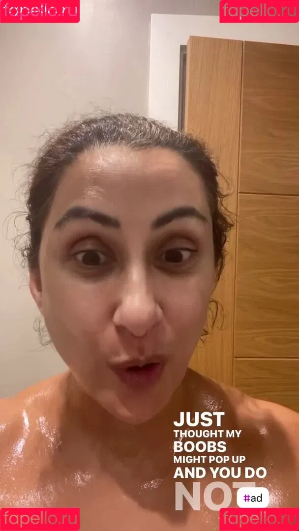 Saira Khan / iamsairakhan / sairasbum Onlyfans Photo Gallery 