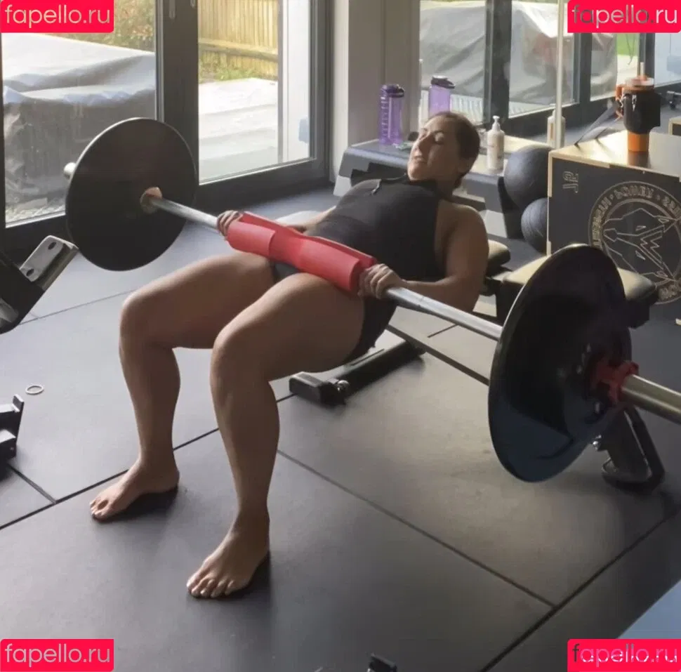 Saira Khan / iamsairakhan / sairasbum Onlyfans Photo Gallery 