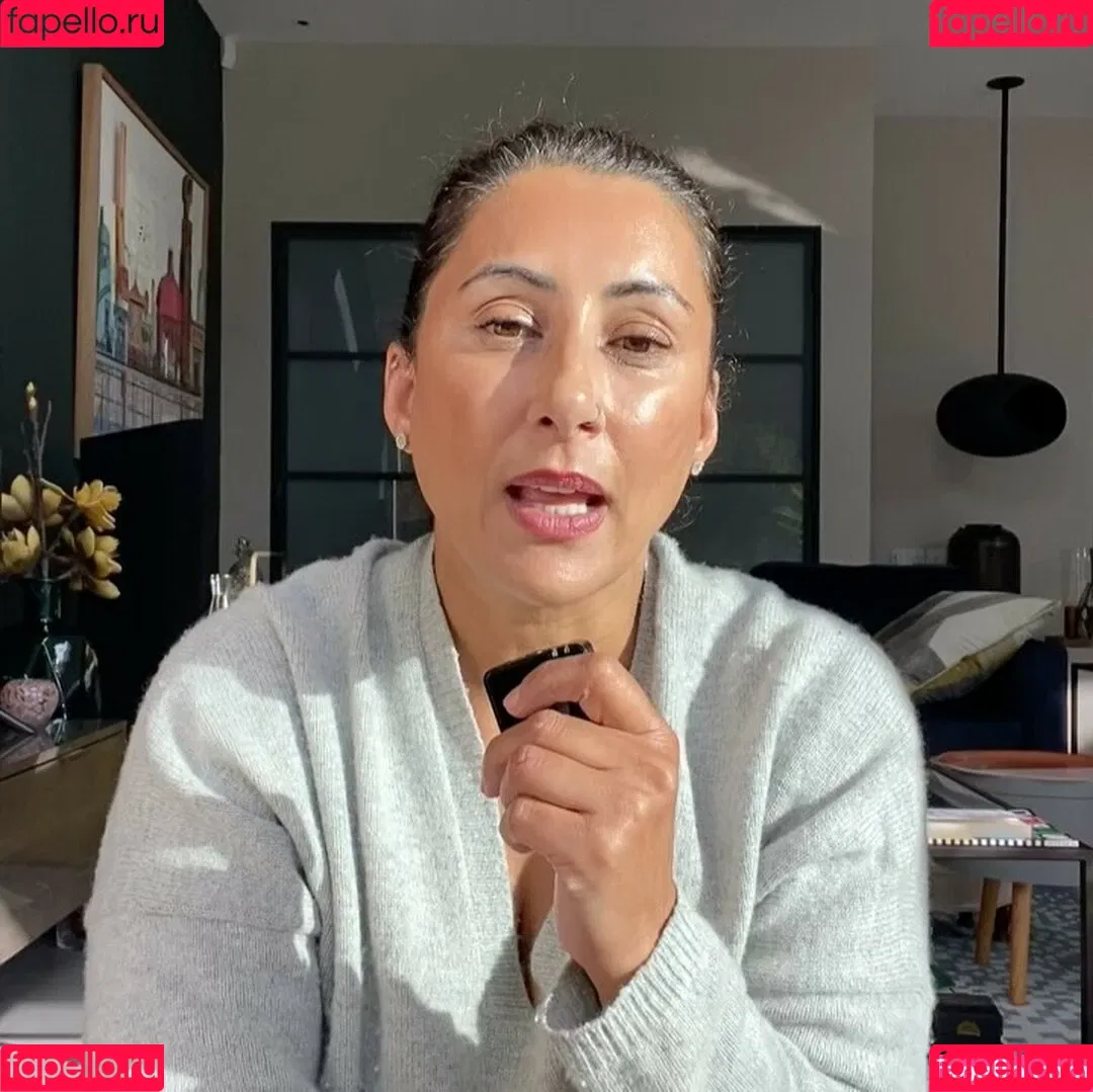 Saira Khan / iamsairakhan / sairasbum Onlyfans Photo Gallery 