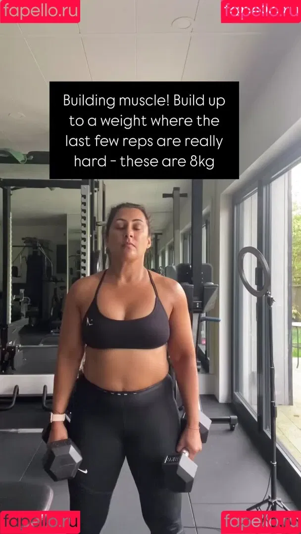 Saira Khan / iamsairakhan / sairasbum Onlyfans Photo Gallery 