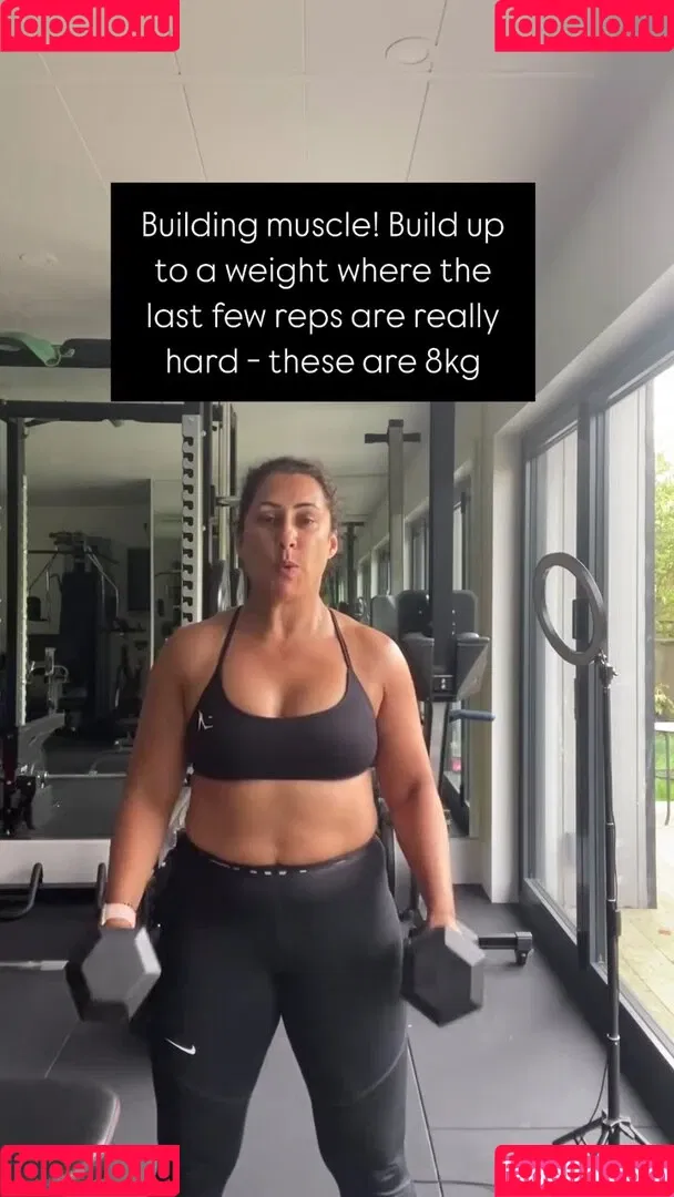 Saira Khan / iamsairakhan / sairasbum Onlyfans Photo Gallery 