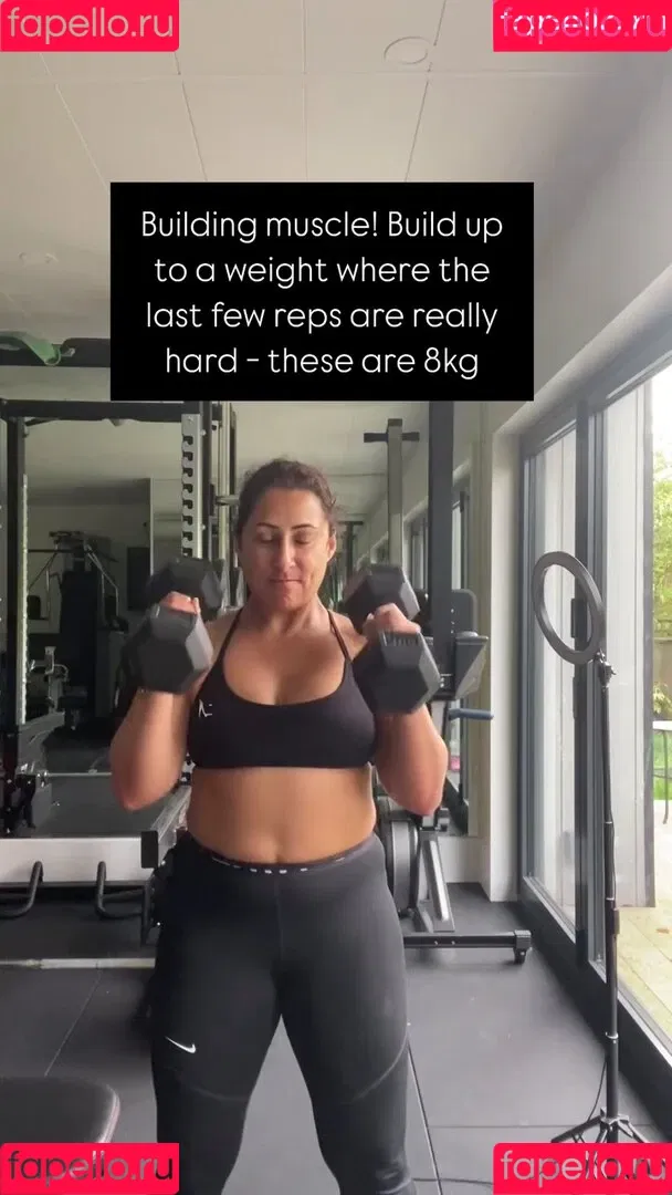 Saira Khan / iamsairakhan / sairasbum Onlyfans Photo Gallery 