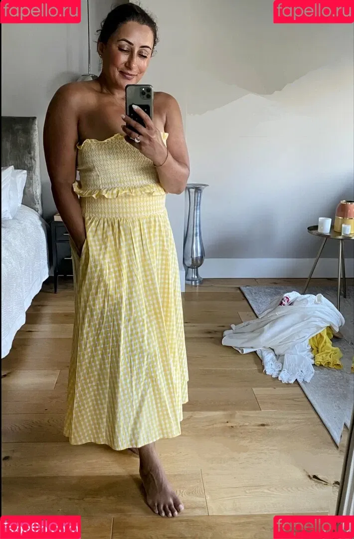 Saira Khan / iamsairakhan / sairasbum Onlyfans Photo Gallery 
