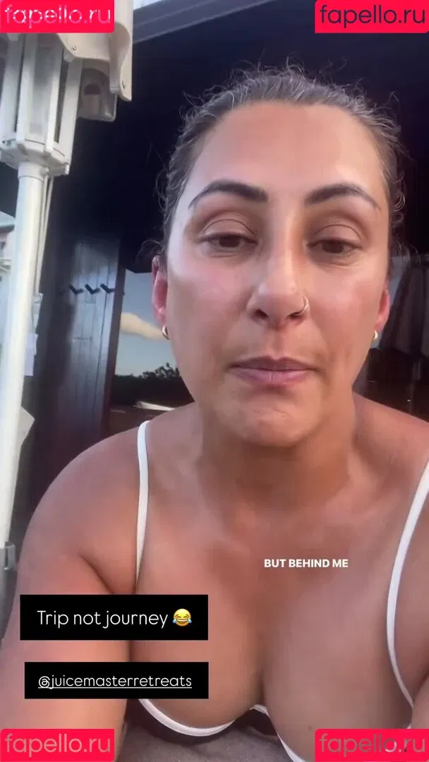 Saira Khan / iamsairakhan / sairasbum Onlyfans Photo Gallery 