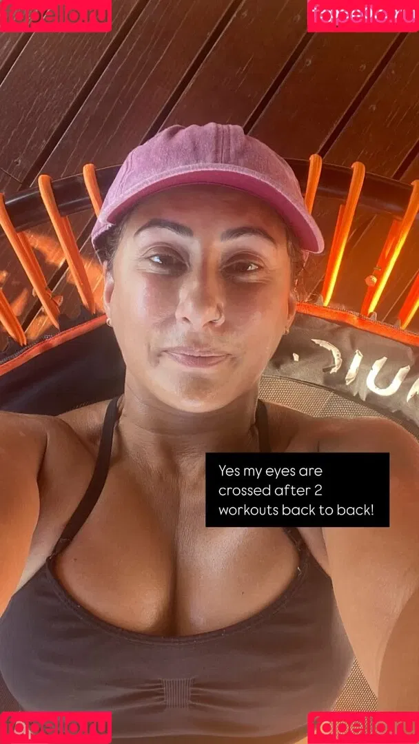 Saira Khan / iamsairakhan / sairasbum Onlyfans Photo Gallery 