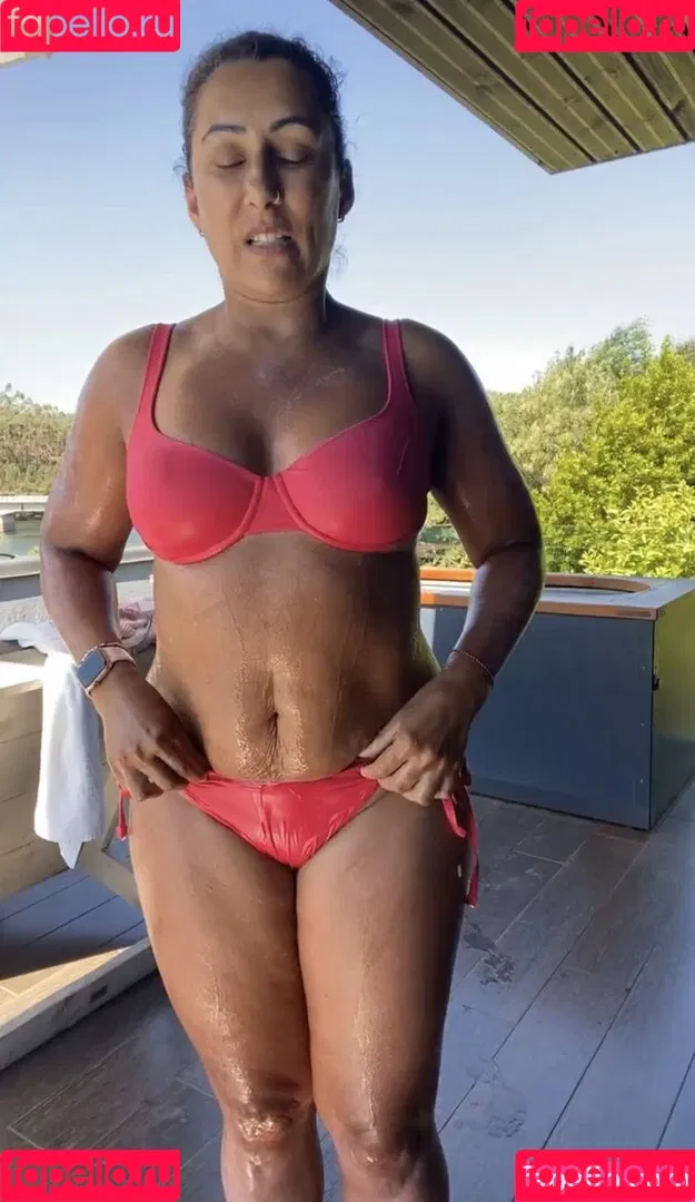 Saira Khan / iamsairakhan / sairasbum Onlyfans Photo Gallery 