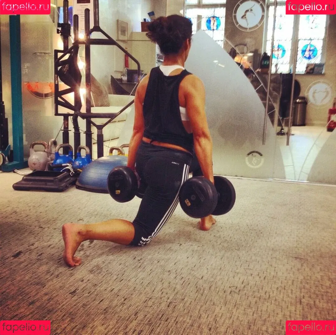 Saira Khan / iamsairakhan / sairasbum Onlyfans Photo Gallery 