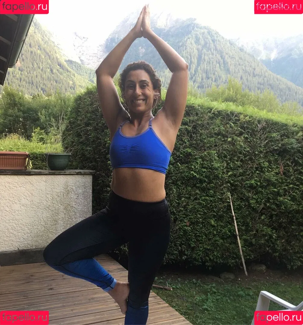 Saira Khan / iamsairakhan / sairasbum Onlyfans Photo Gallery 