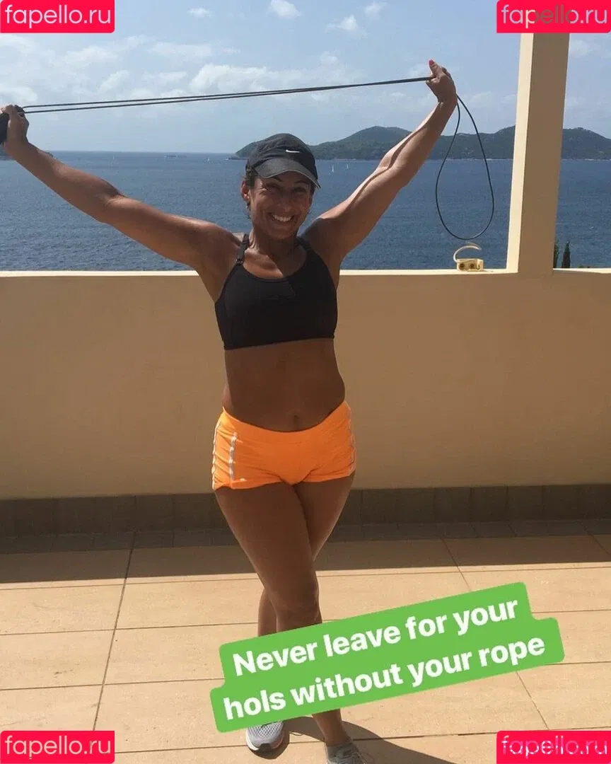 Saira Khan / iamsairakhan / sairasbum Onlyfans Photo Gallery 