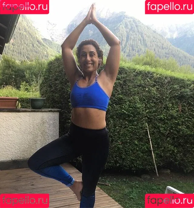Saira Khan / iamsairakhan / sairasbum Onlyfans Photo Gallery 