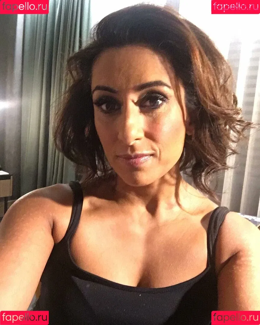 Saira Khan / iamsairakhan / sairasbum Onlyfans Photo Gallery 