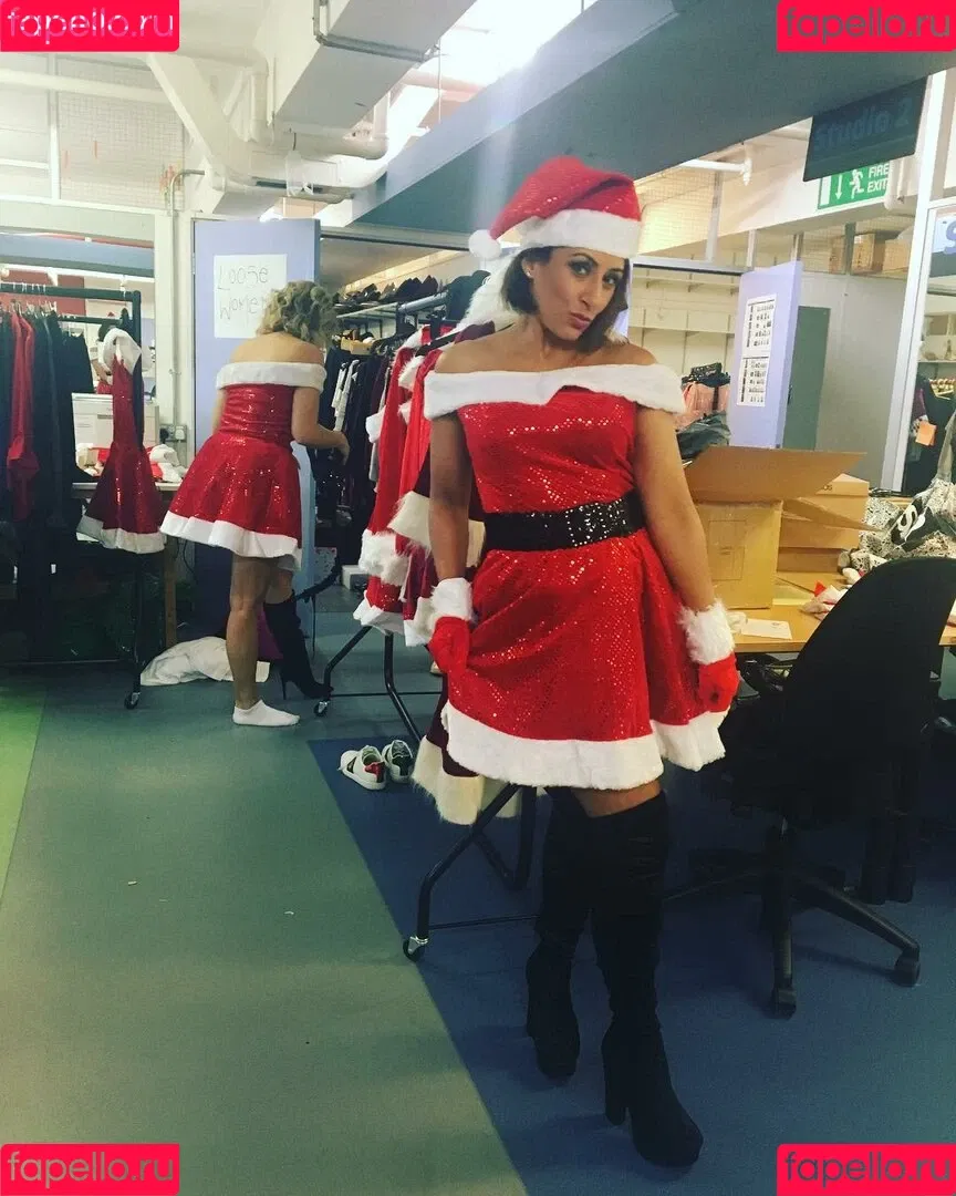Saira Khan / iamsairakhan / sairasbum Onlyfans Photo Gallery 