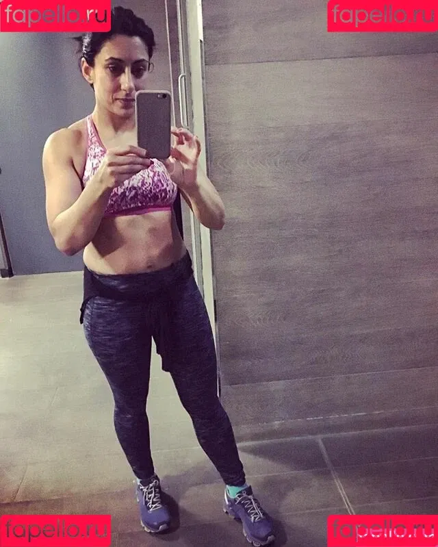 Saira Khan / iamsairakhan / sairasbum Onlyfans Photo Gallery 