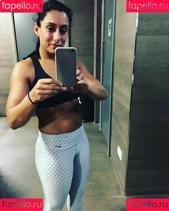 Saira Khan / iamsairakhan / sairasbum Onlyfans Photo Gallery 