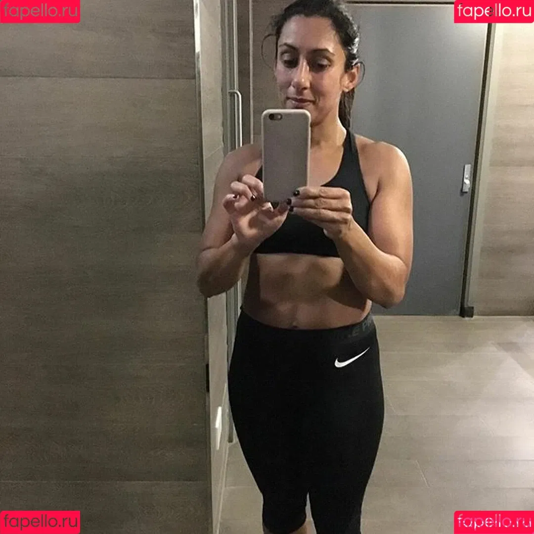 Saira Khan / iamsairakhan / sairasbum Onlyfans Photo Gallery 