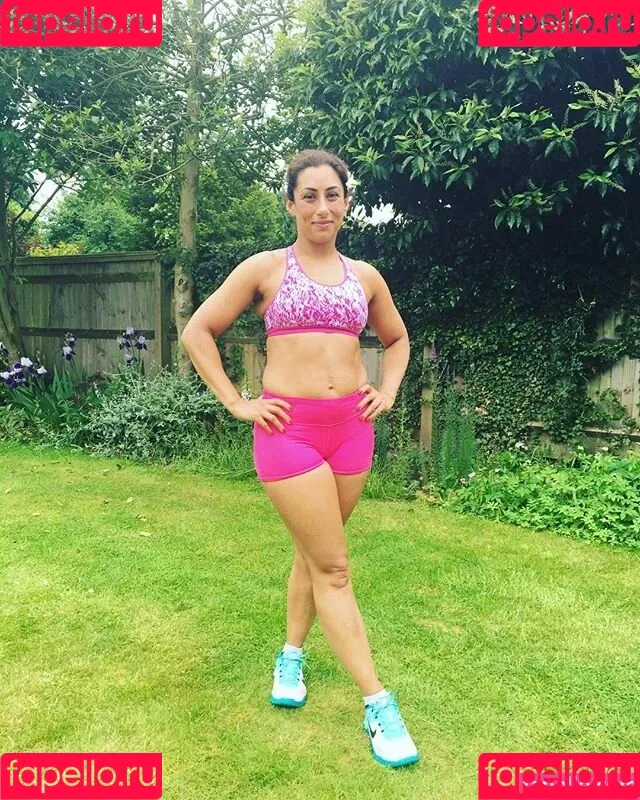 Saira Khan / iamsairakhan / sairasbum Onlyfans Photo Gallery 
