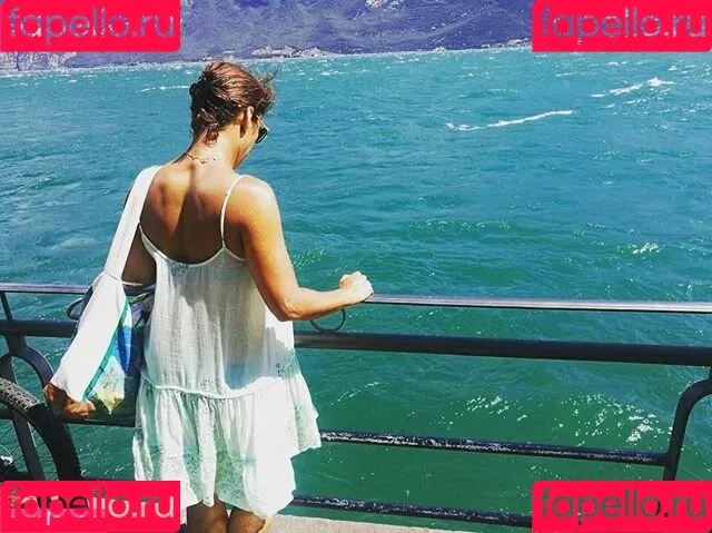 Saira Khan / iamsairakhan / sairasbum Onlyfans Photo Gallery 