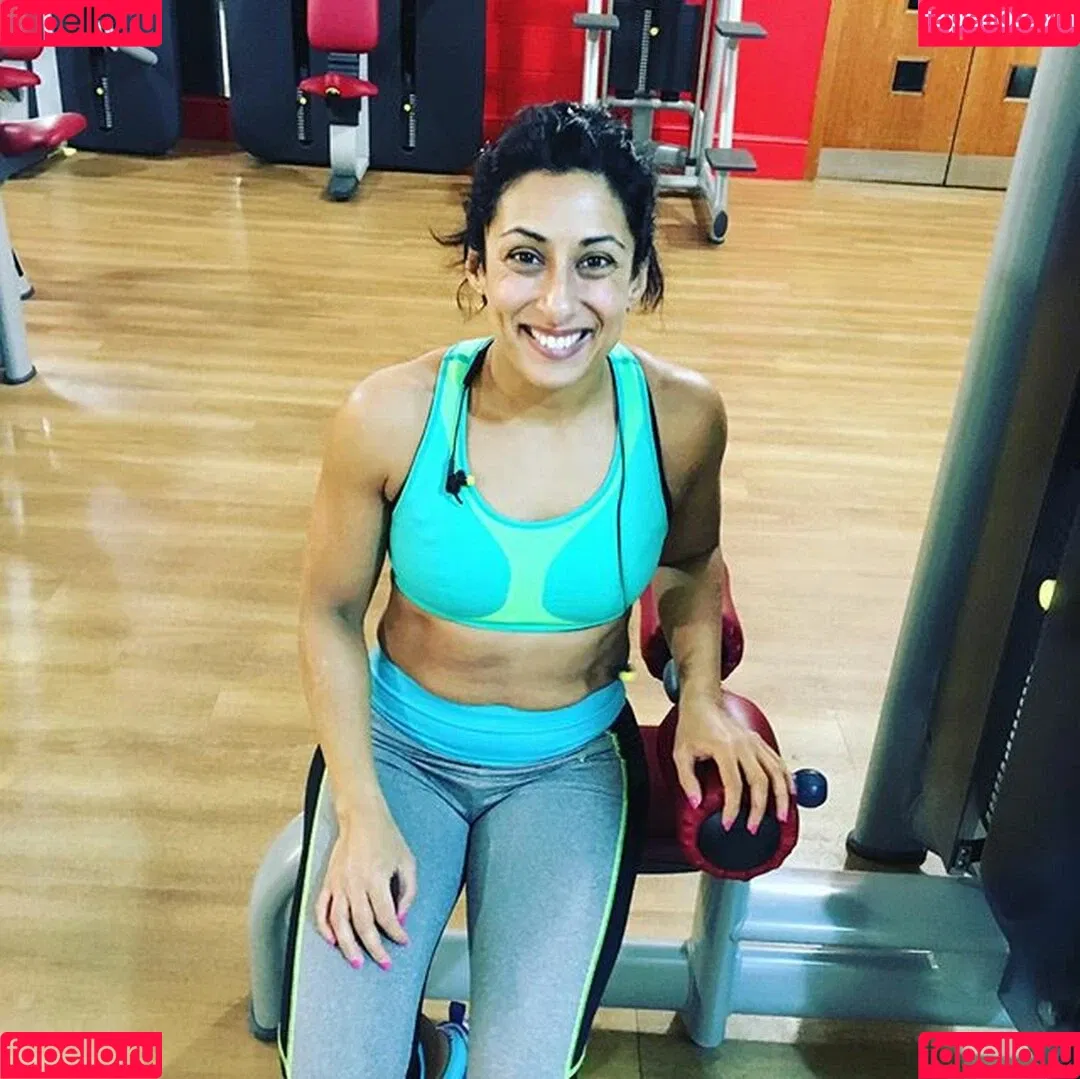 Saira Khan / iamsairakhan / sairasbum Onlyfans Photo Gallery 