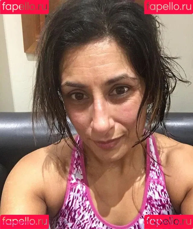 Saira Khan / iamsairakhan / sairasbum Onlyfans Photo Gallery 