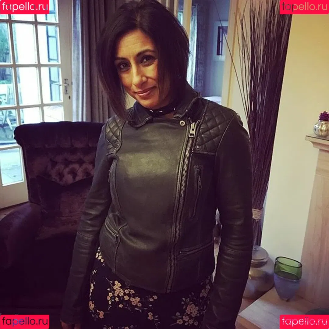 Saira Khan / iamsairakhan / sairasbum Onlyfans Photo Gallery 