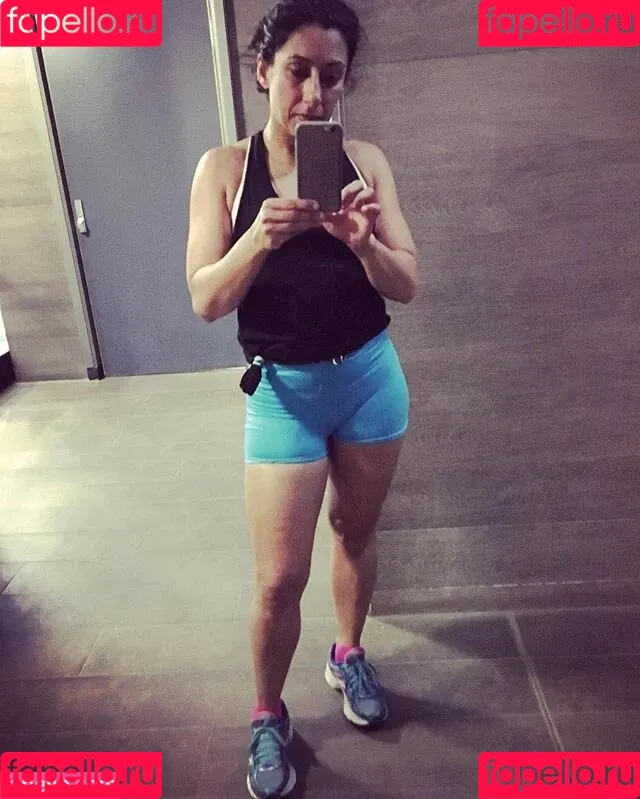Saira Khan / iamsairakhan / sairasbum Onlyfans Photo Gallery 